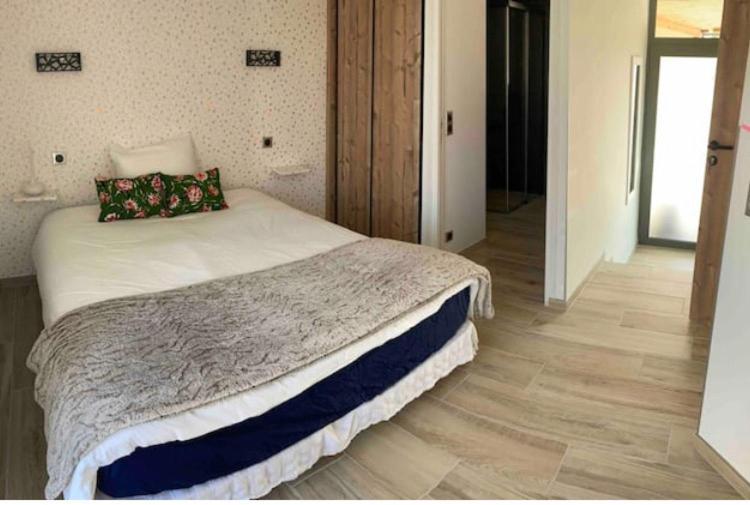 Chambre Avec Salle De Bains Privative Hermonville Экстерьер фото
